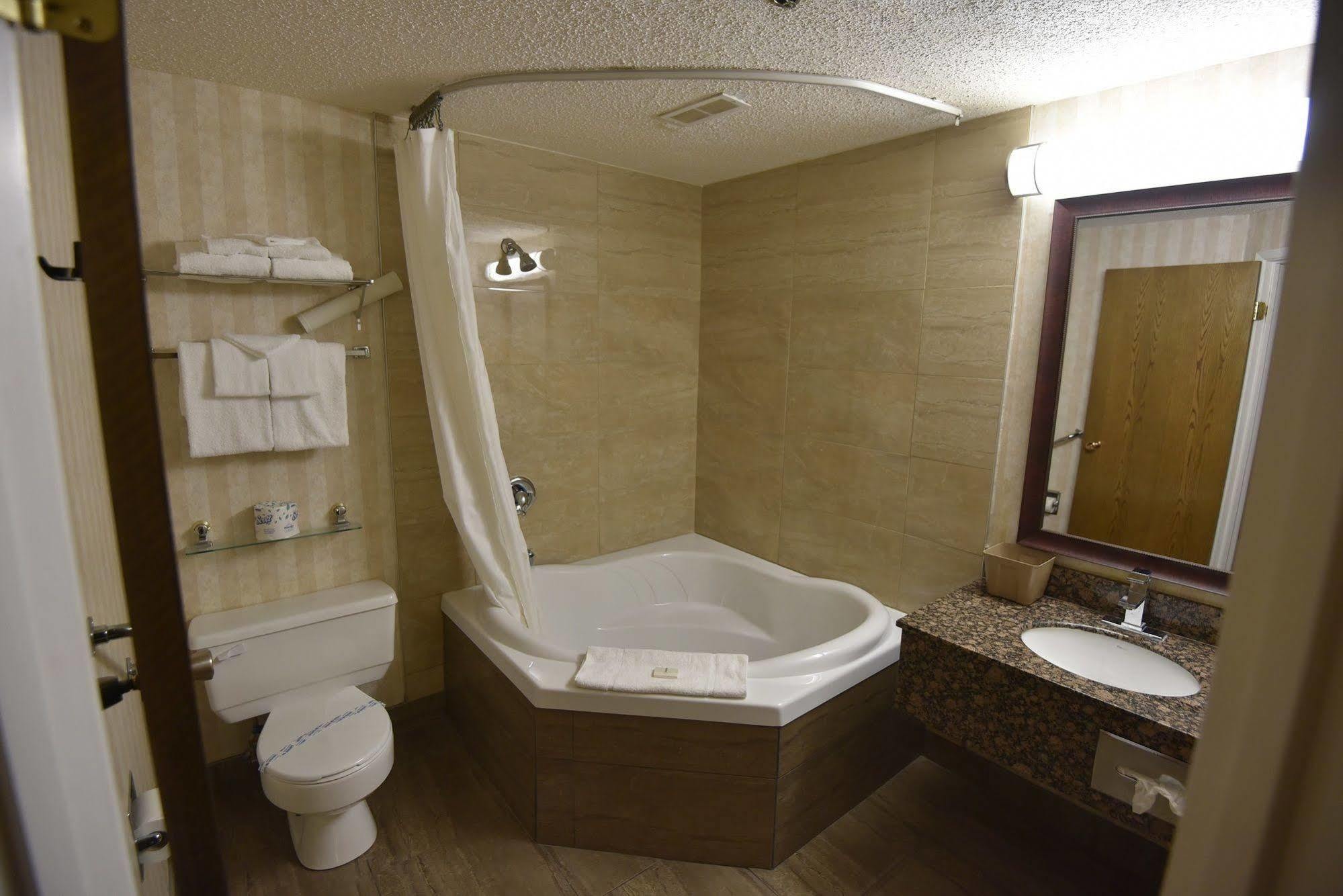 Tropical Inn - North Battleford Exteriér fotografie